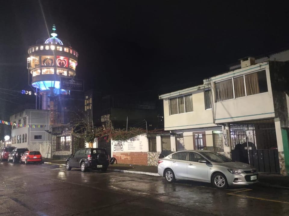 BAÑOS MINI DEPARTAMENTO AMOBLADO EN PLENO CENTRO de LA CIUDAD Apartment in Banos