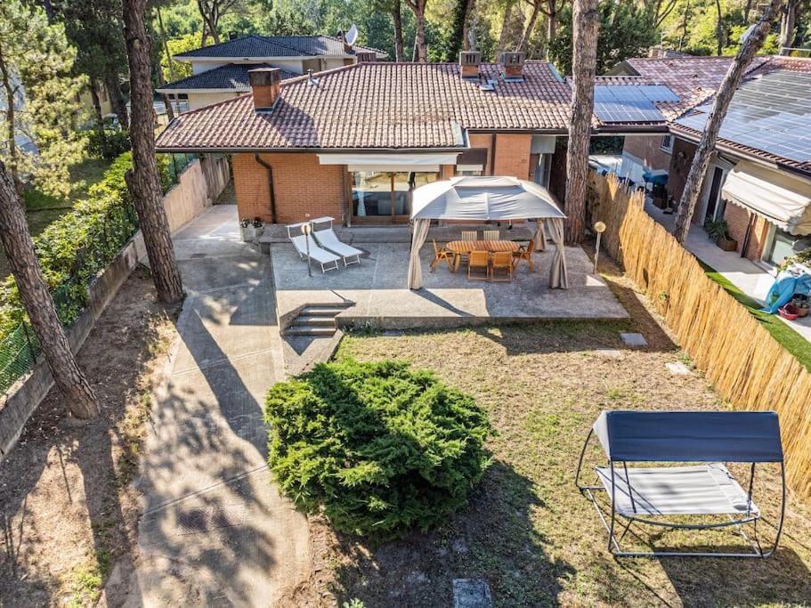 Property building, Patio, Garden, Garden view