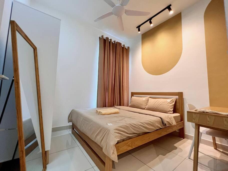 Bed, Photo of the whole room, Bedroom, fireplace
