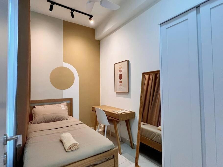Bed, Photo of the whole room, Bedroom, wardrobe