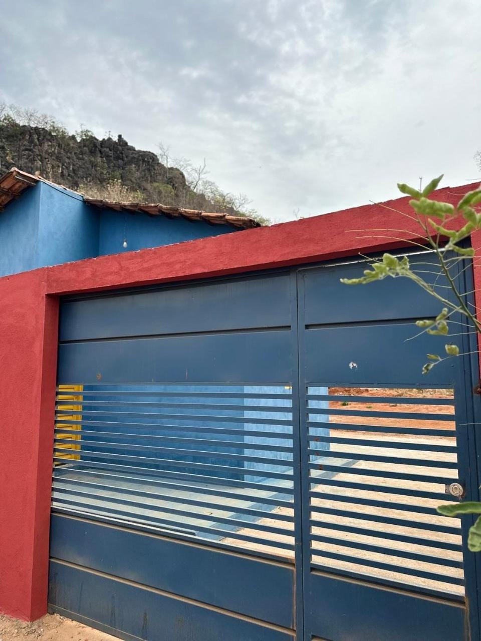 Property building, Facade/entrance, Day