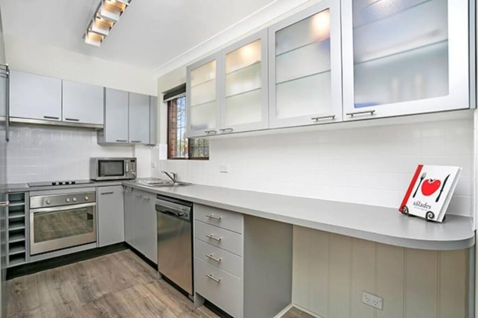 CN016-Modern Crows Nest Apartment, Easy CBD Access Apartment in Sydney