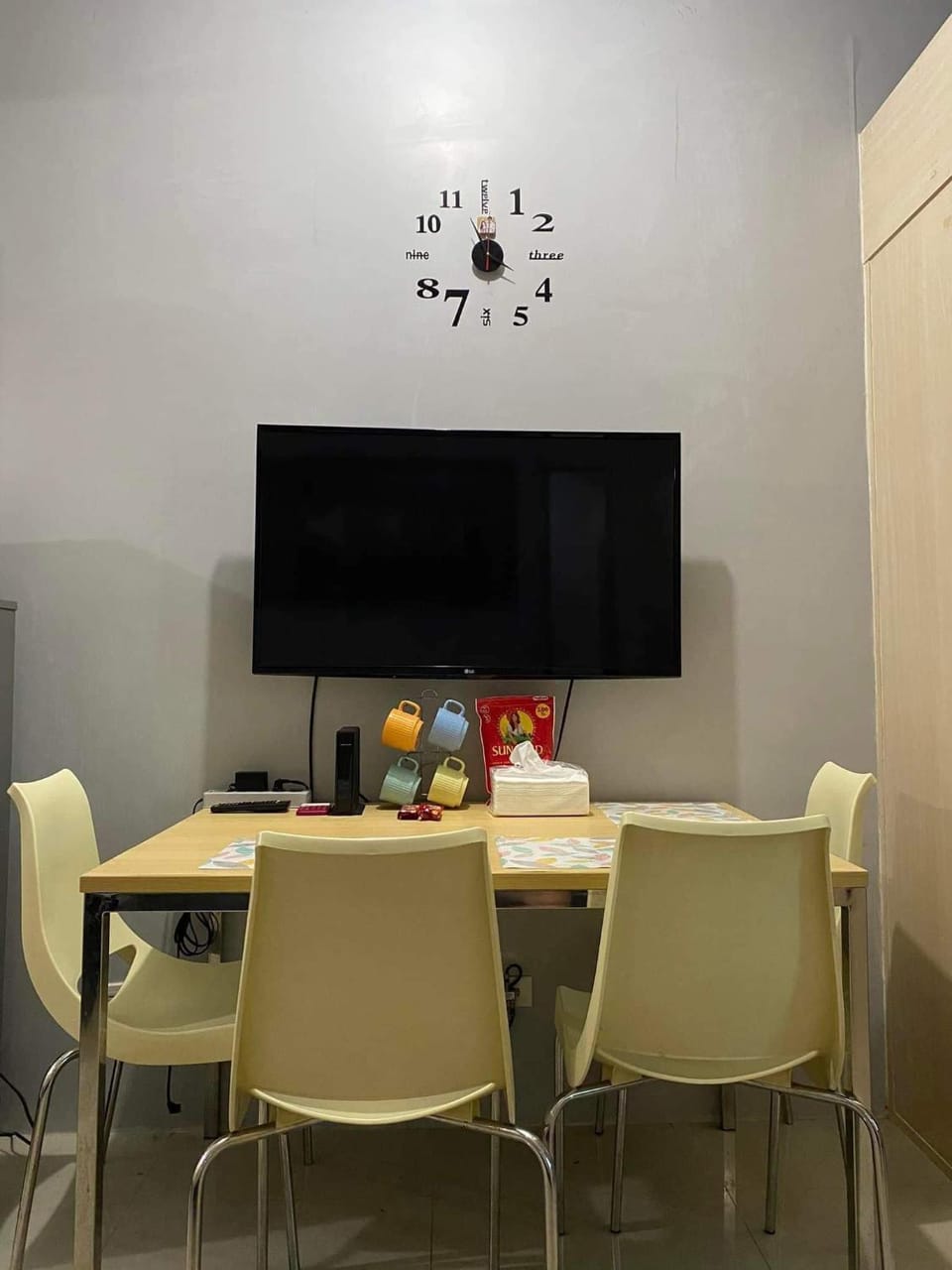 TV and multimedia, Dining area