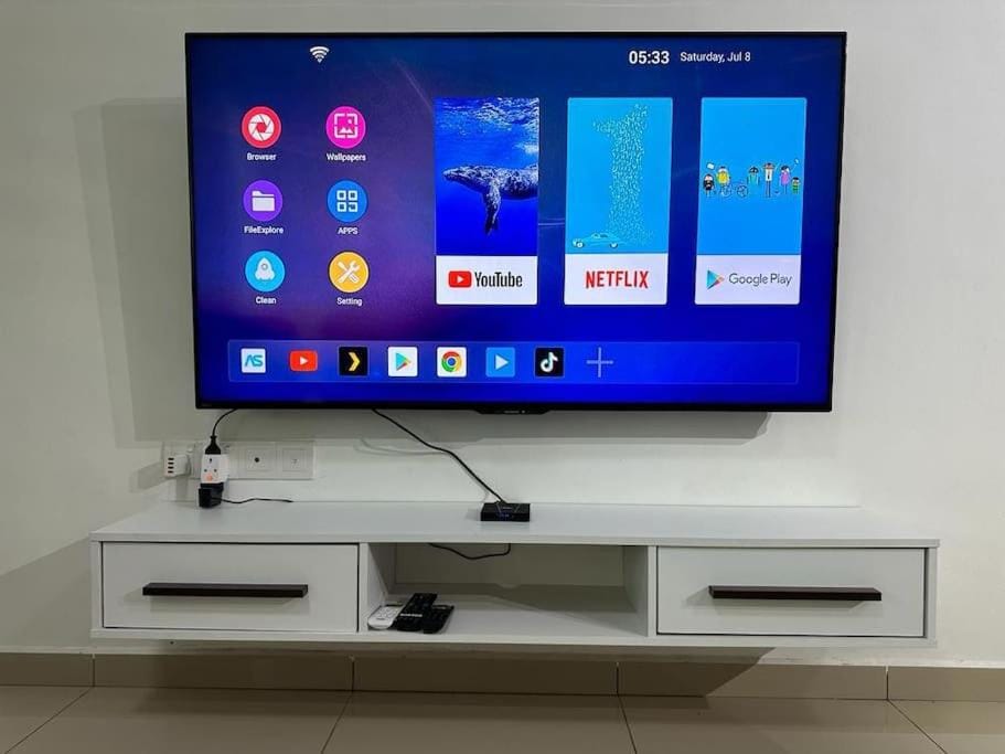 Communal lounge/ TV room, Evening entertainment