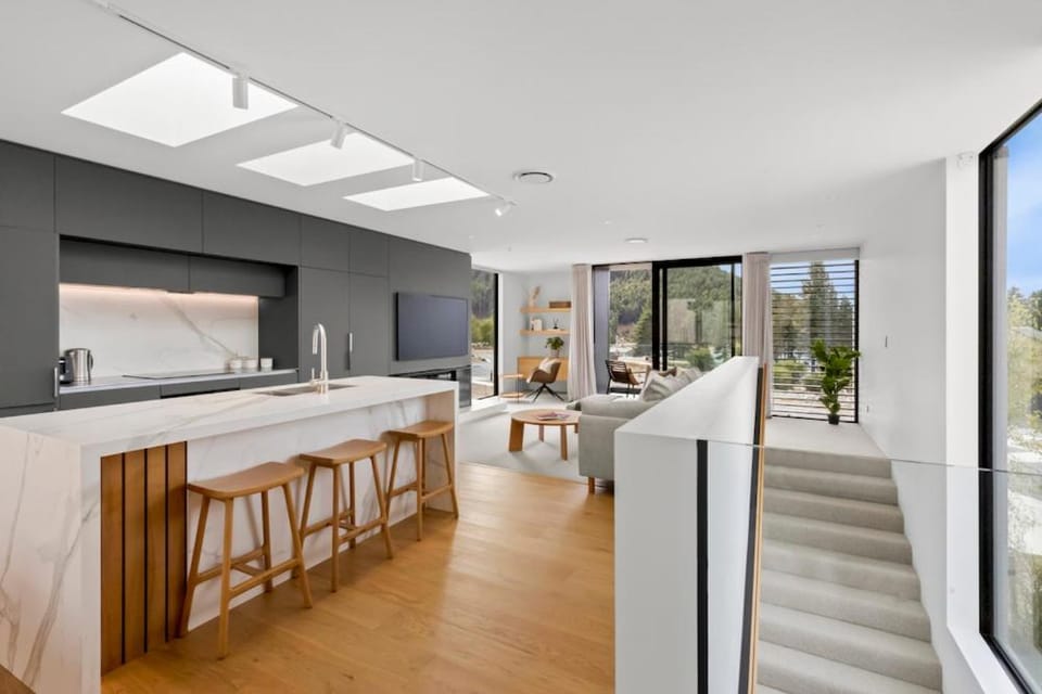 Kitchen or kitchenette, Living room