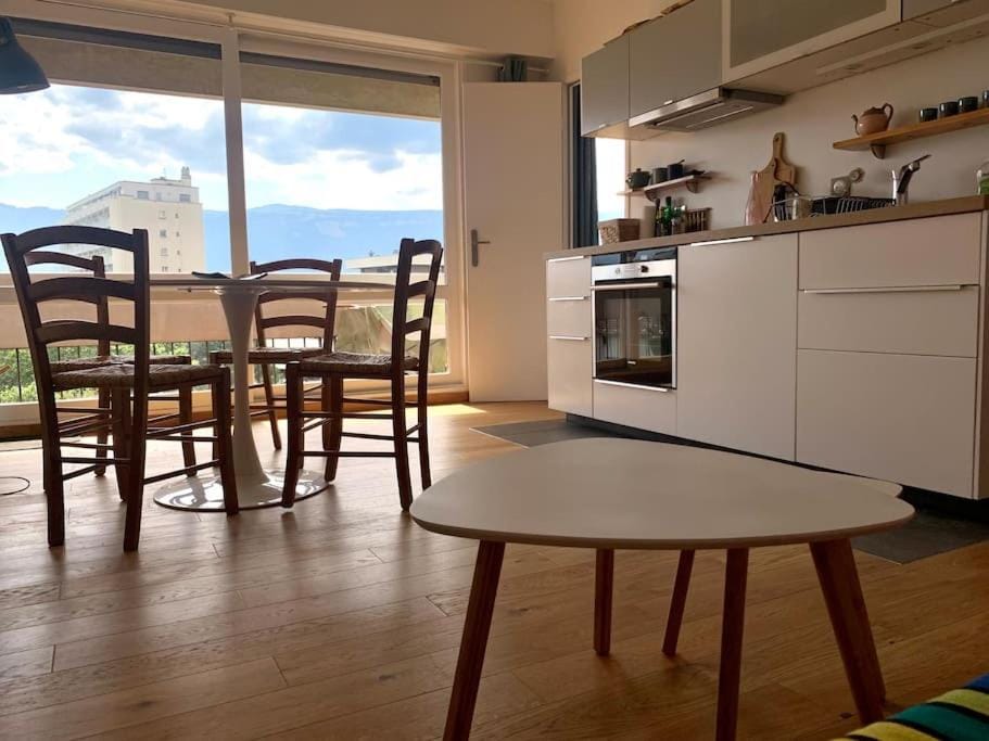 T1 rénové, idéalement situé Apartment in Grenoble