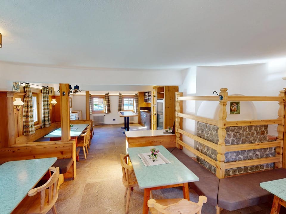 SÖLLHOF Ferienhaus mit 11 Schlafzimmern I großer Gemeinschaftsraum I Skibushaltestelle I 10 Min zum Skigebiet House in Salzburgerland