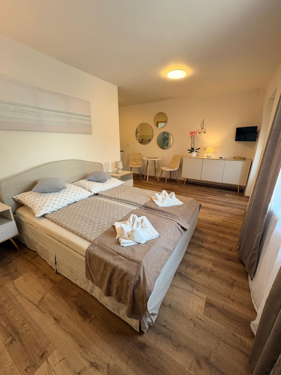 AZUR Apartmanok Alsóörs Apartment in Hungary