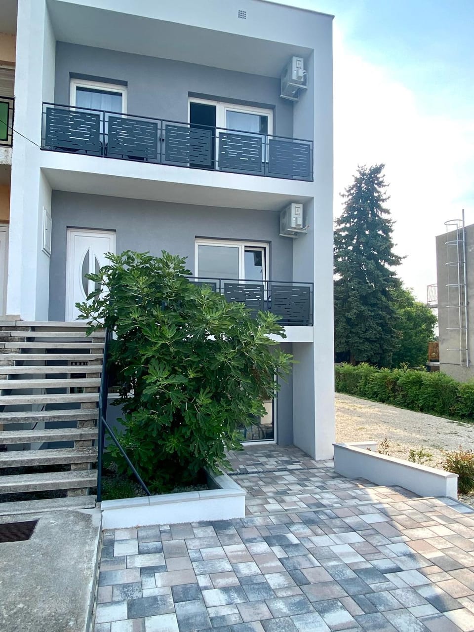 Property building, Balcony/Terrace