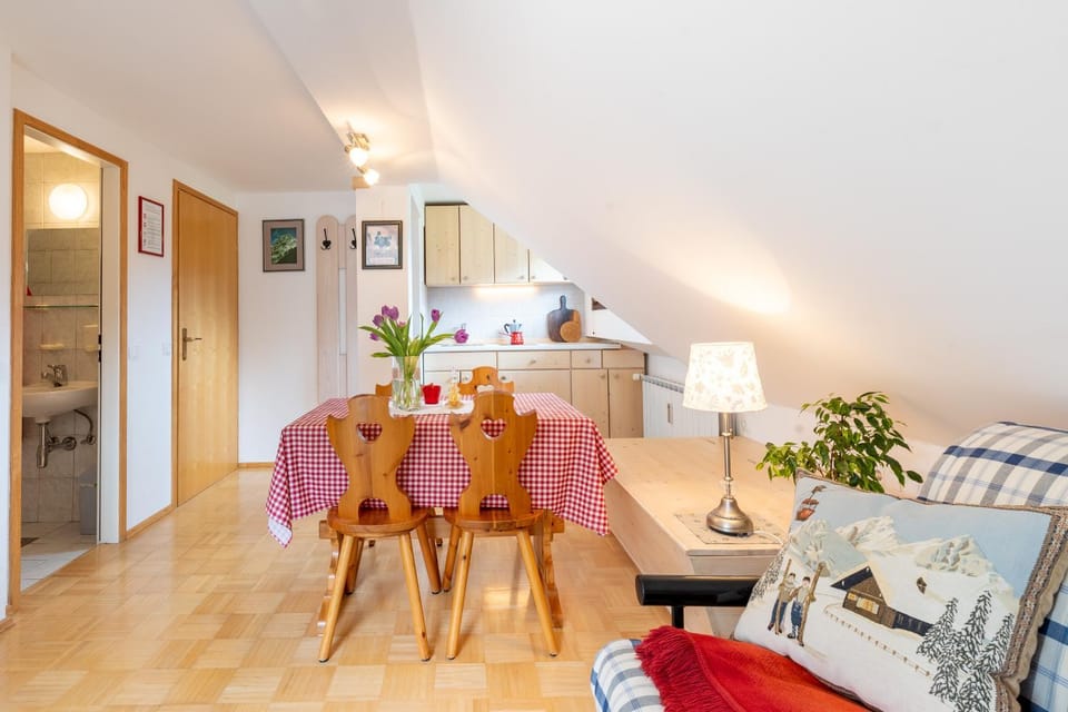 Day, Kitchen or kitchenette, Living room, Dining area