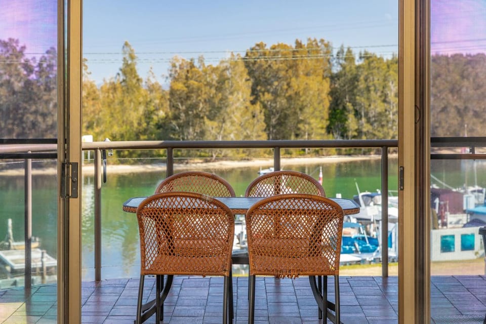 Day, View (from property/room), Balcony/Terrace, Lake view, River view
