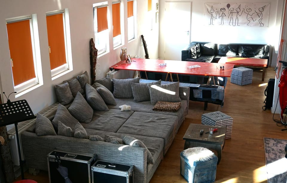 Living room, Seating area