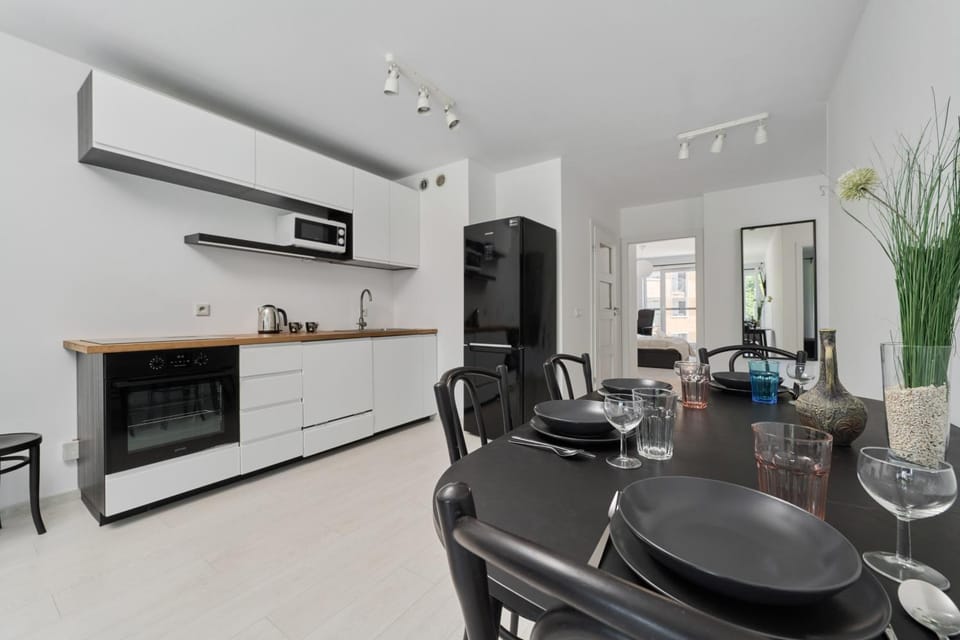Kitchen or kitchenette, minibar