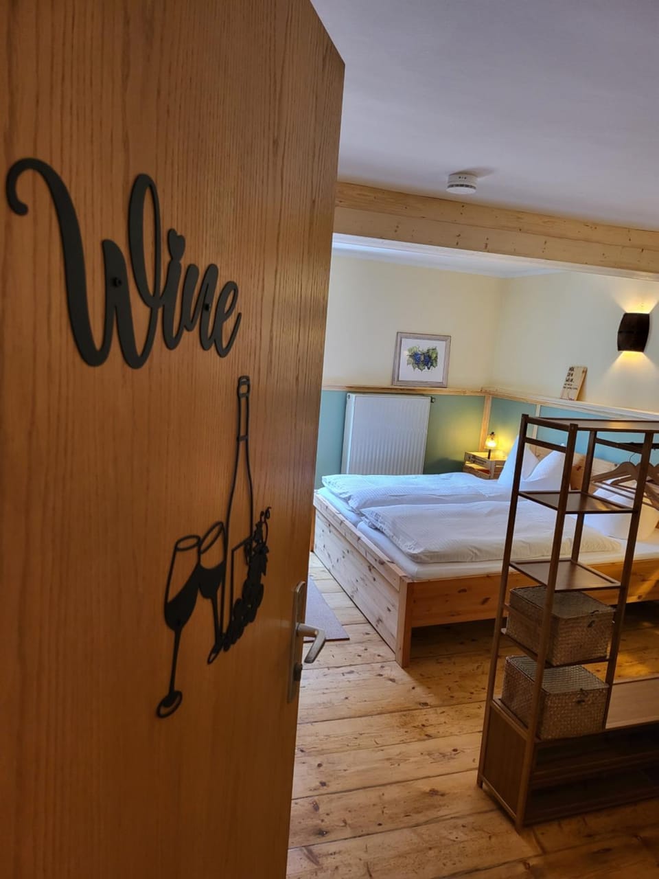 Bed, Photo of the whole room