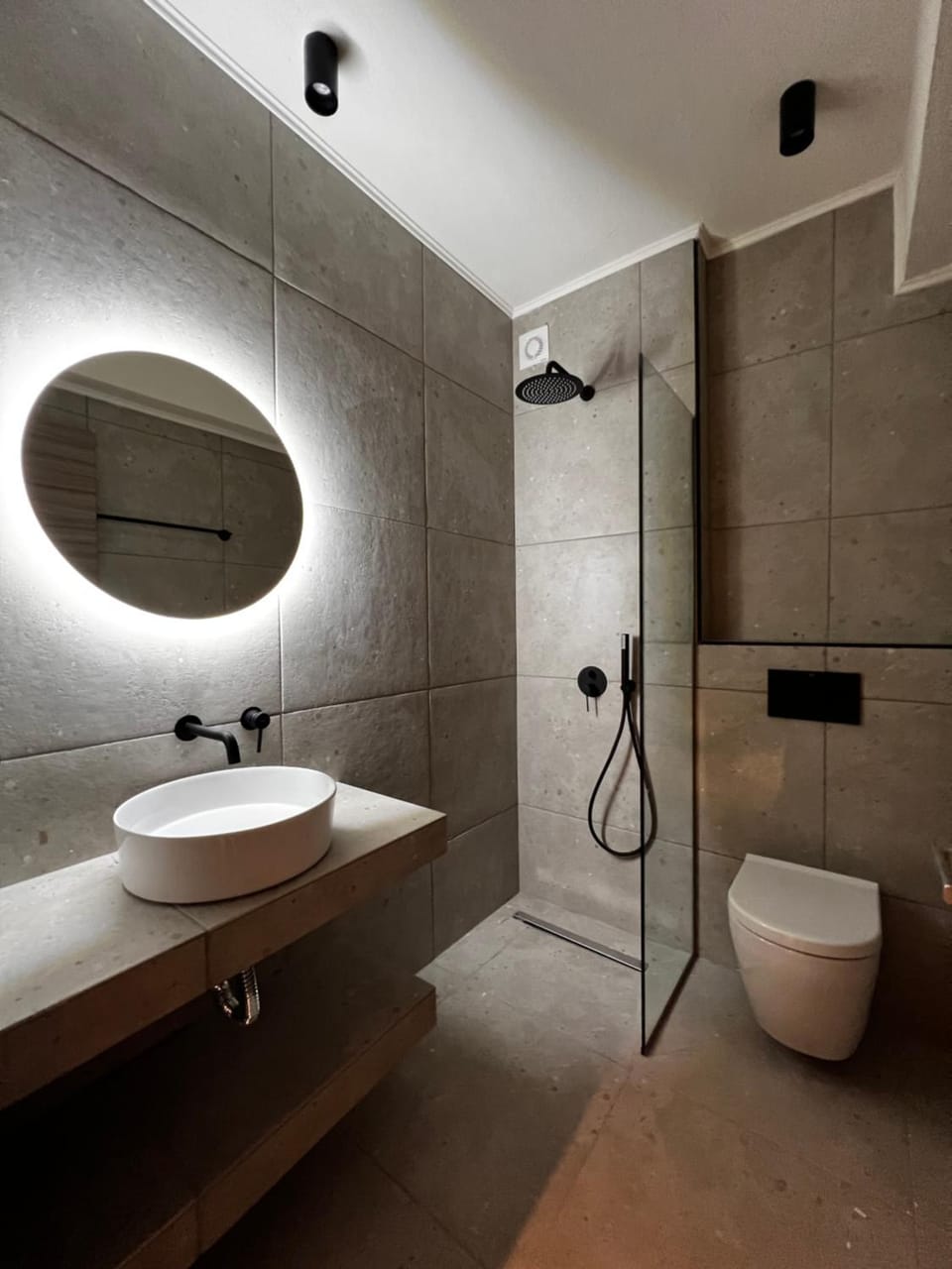 Shower, Toilet, Bathroom, Bath, towels