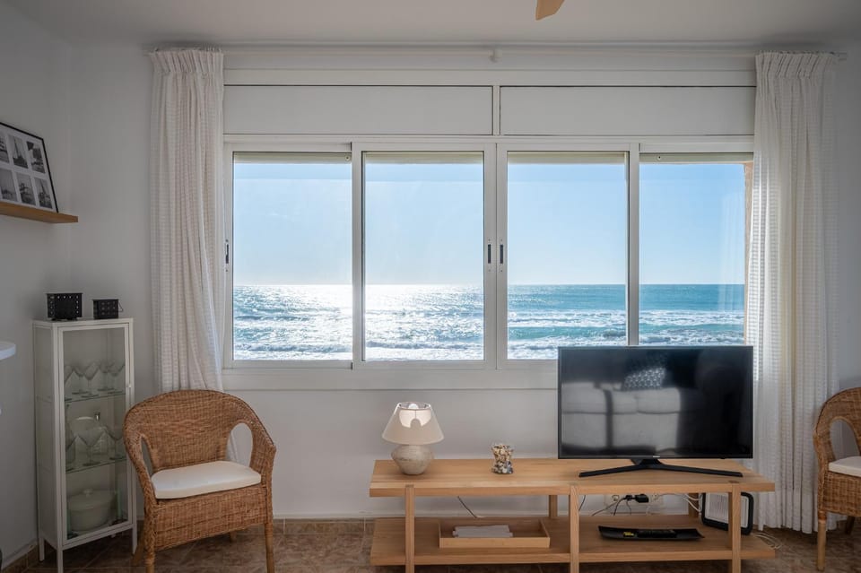 Living room, Sea view