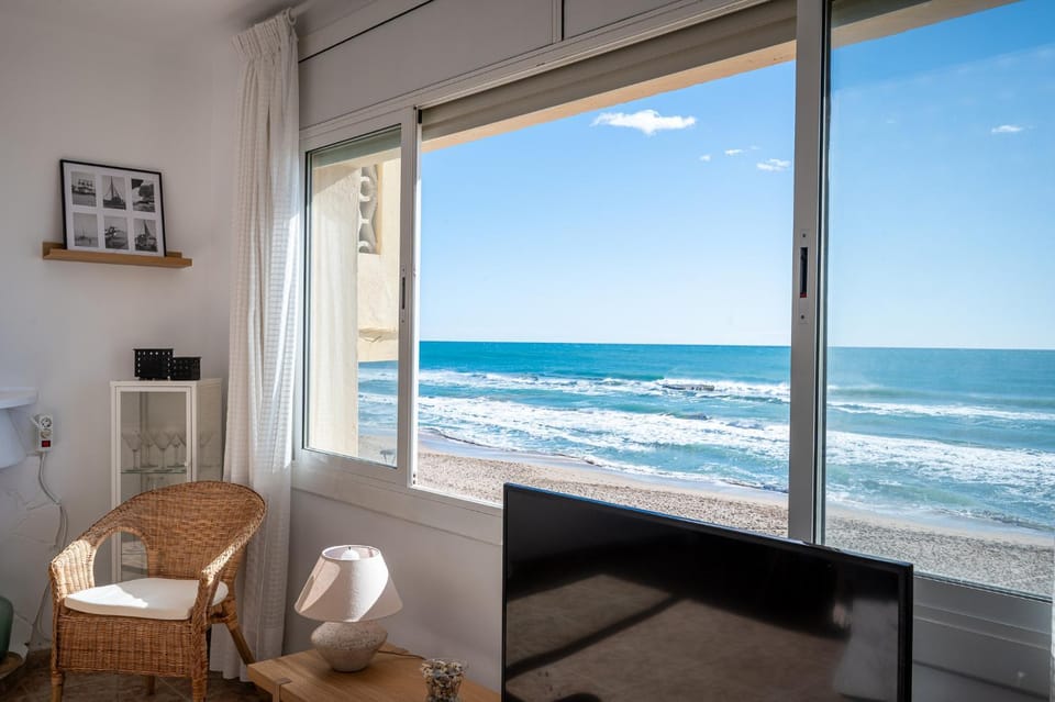 Living room, Sea view