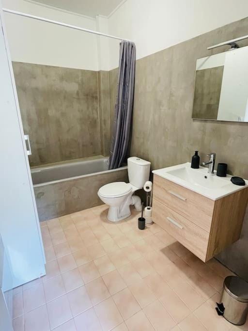 Toilet, Bathroom, Bath