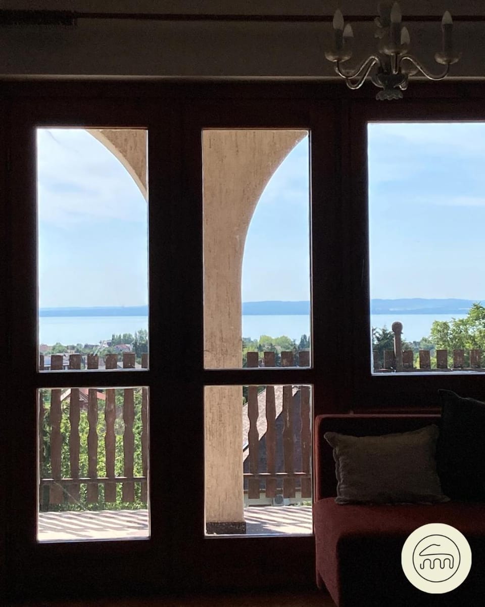 Living room, Lake view