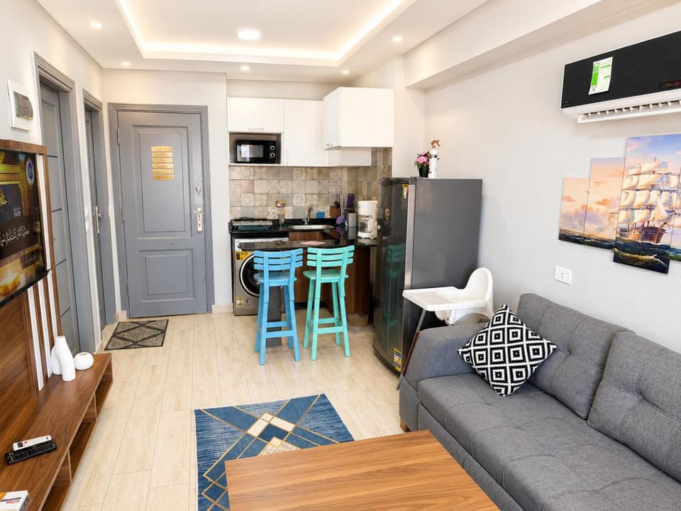 TV and multimedia, Kitchen or kitchenette, Living room, Dining area