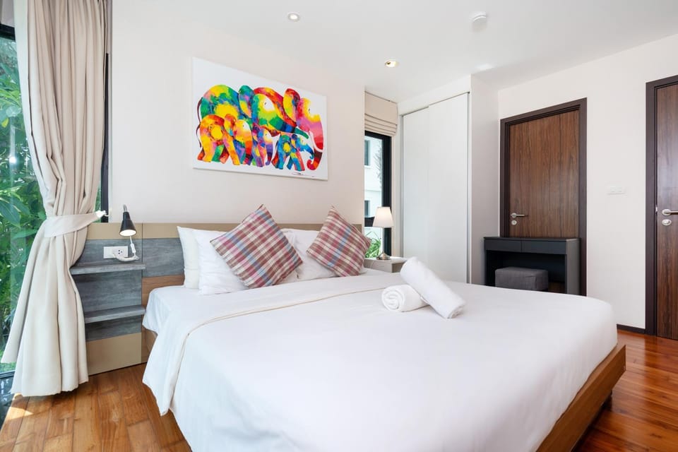 Bed, Photo of the whole room, Bedroom