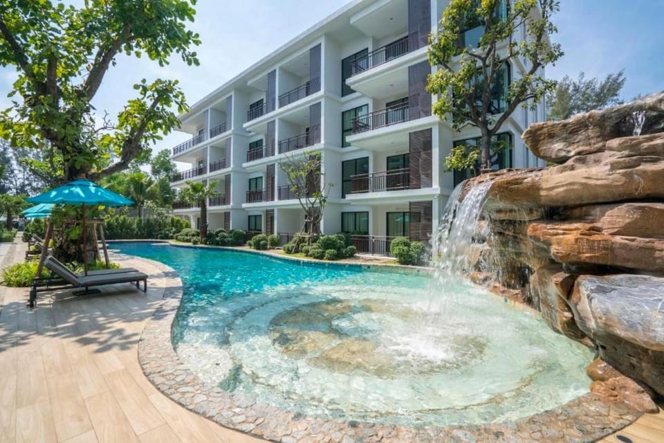 Day, Garden, Balcony/Terrace, Swimming pool, Swimming pool, sunbed