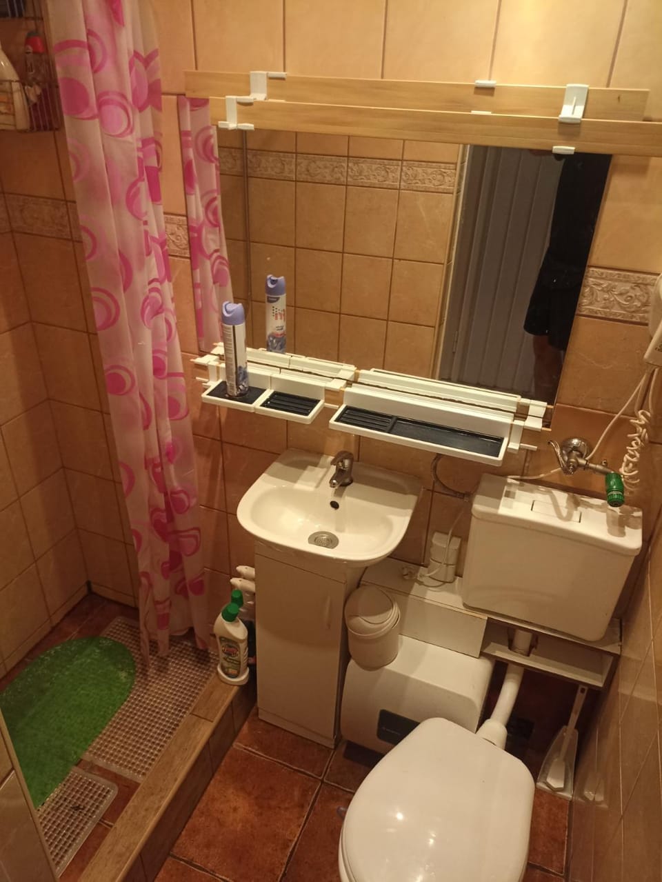 Shower, Toilet, Bathroom, towels