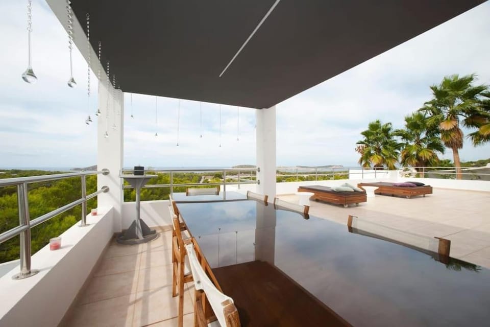 Casa Rosa de los Vientos, al lado de la playa Villa in Ibiza