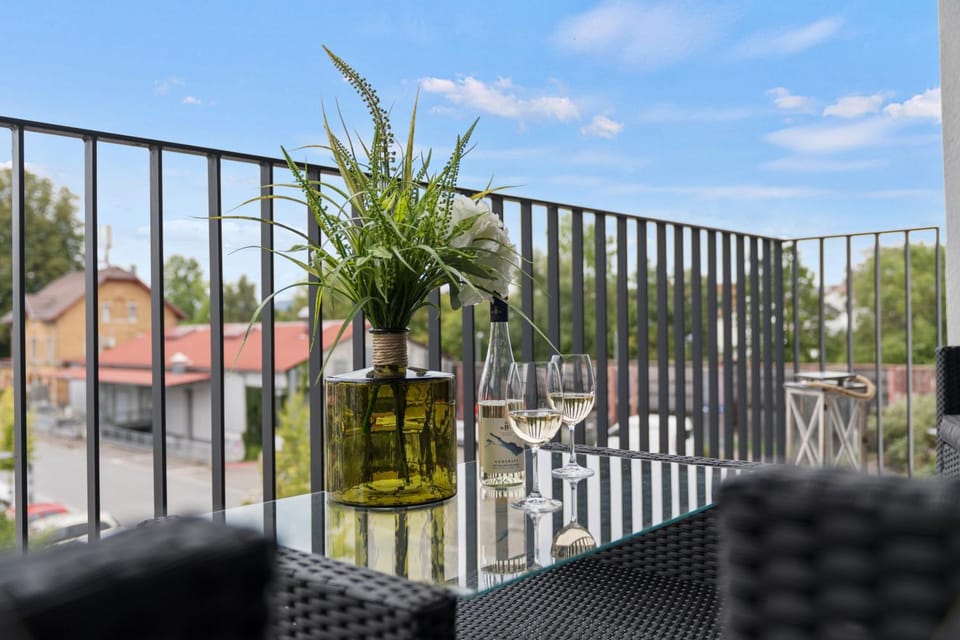 View (from property/room), Balcony/Terrace, Seating area