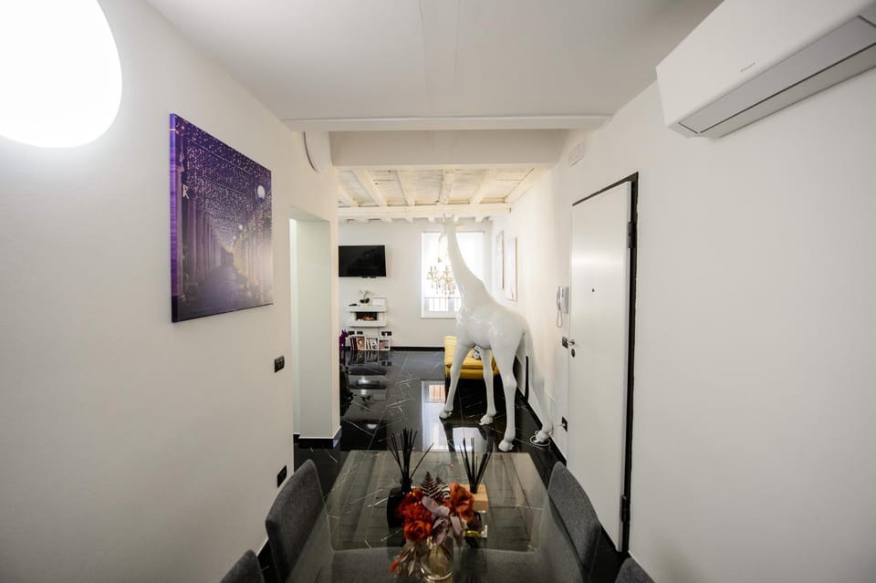 Living room, Seating area, Dining area, Evening entertainment