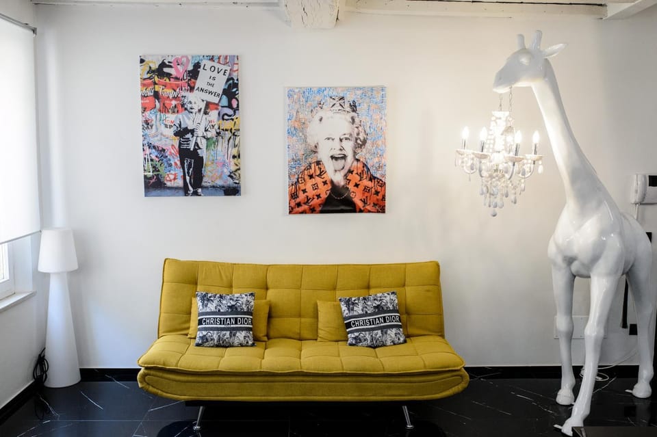 Living room, Decorative detail, Seating area