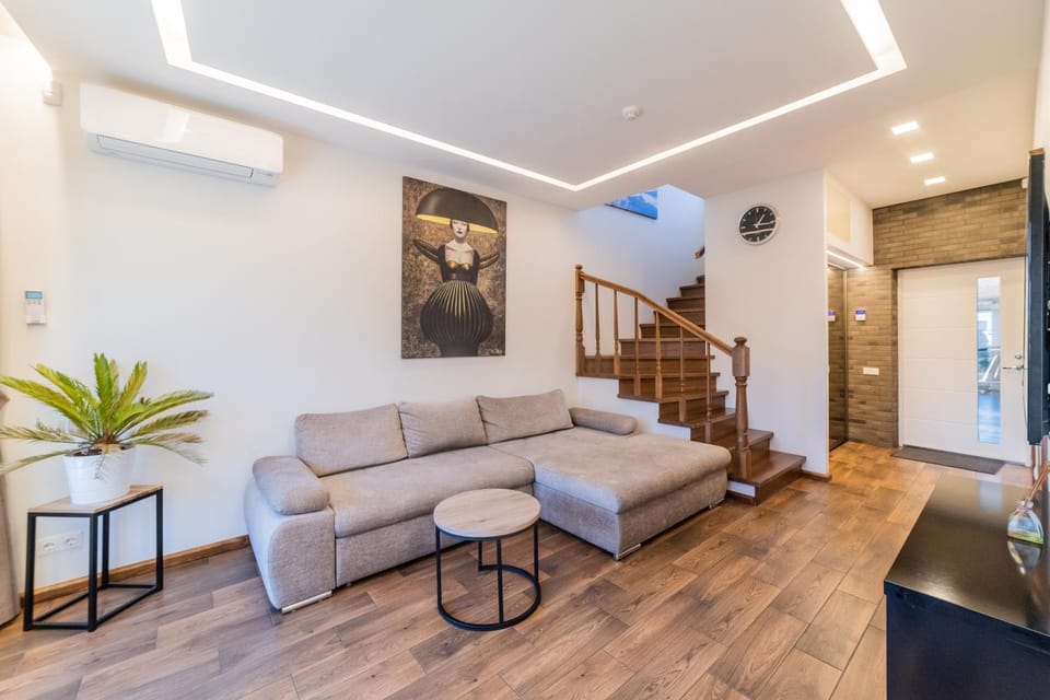 Living room, Seating area, air conditioner