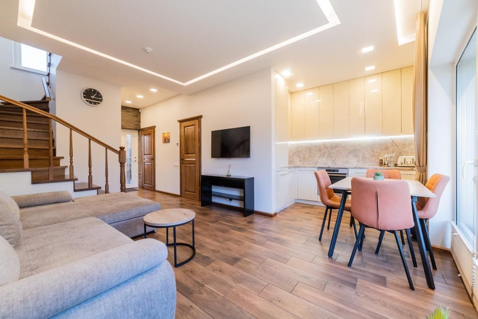 Communal lounge/ TV room, Living room, Seating area
