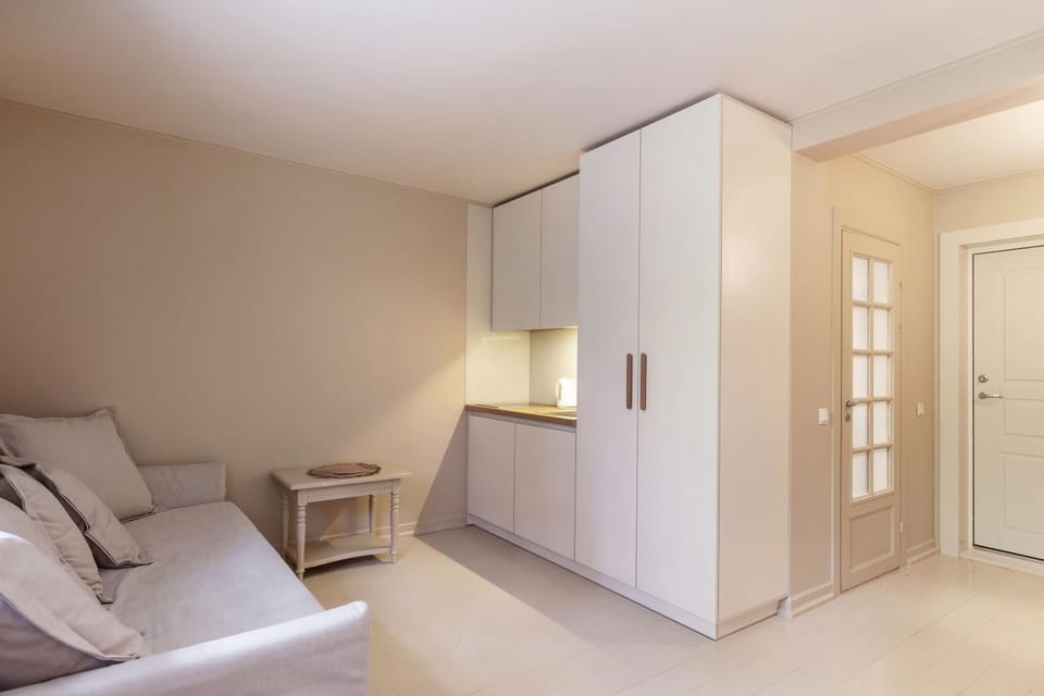 Bed, Kitchen or kitchenette, wardrobe