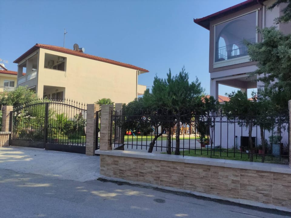 Property building, Facade/entrance