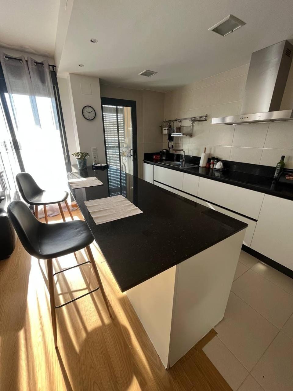 Kitchen or kitchenette, Seating area, kitchen