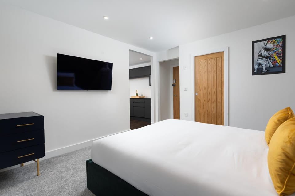 Room 2 Hotel style Double bedroom in Marazion Apartment in England