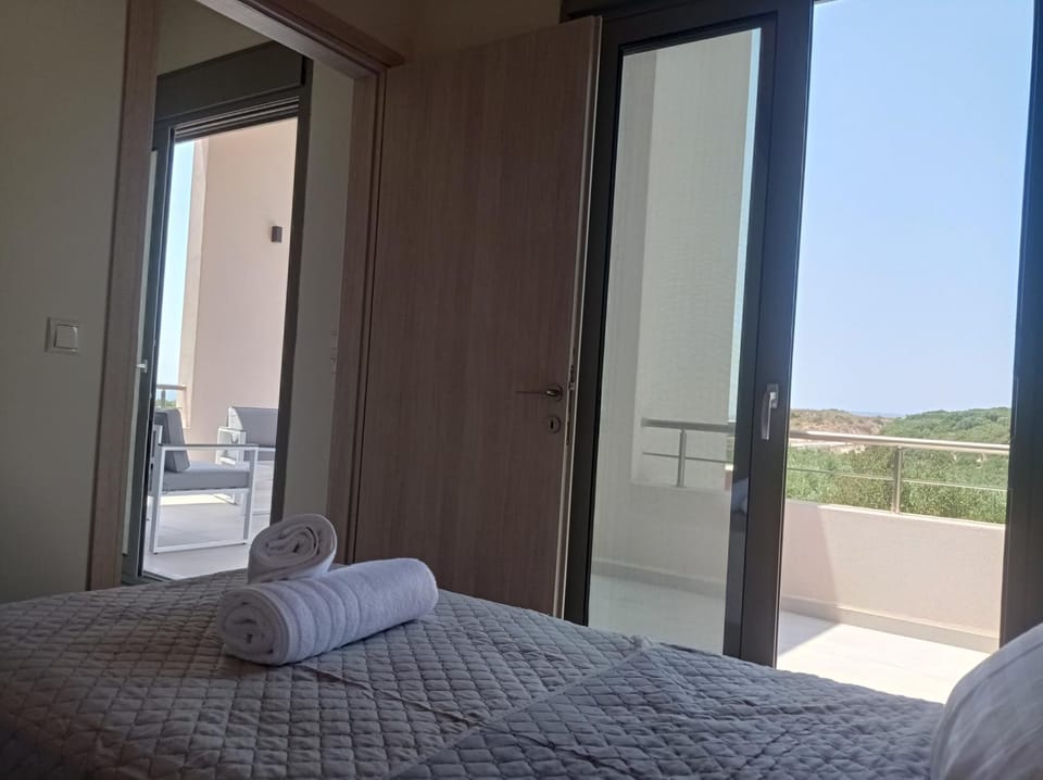 Bed, Day, Natural landscape, View (from property/room), Balcony/Terrace, Bedroom