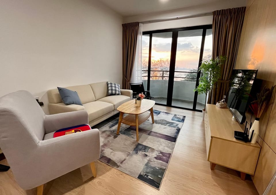 TV and multimedia, Living room, Decorative detail, Seating area, Sunset