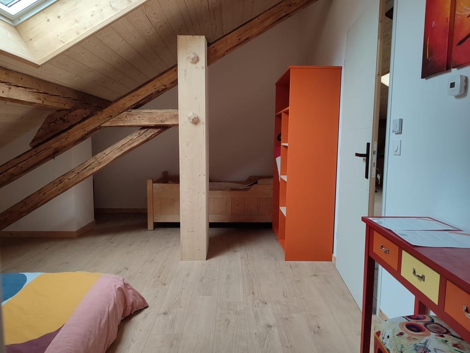 Bed, Photo of the whole room