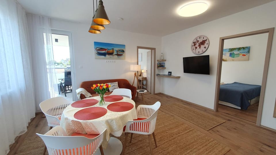 Living room, Photo of the whole room