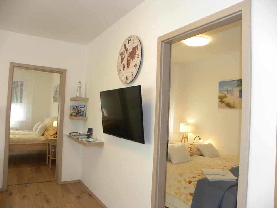 Living room, Bedroom