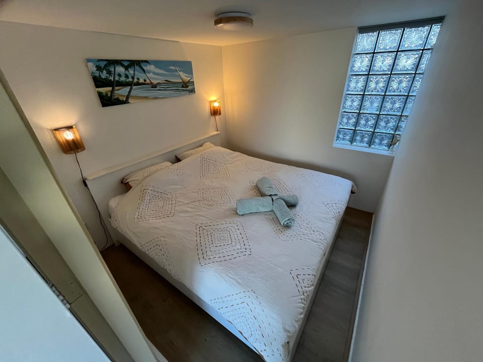 Bed & Beach Noordwijk - free parking and close to beach! House in Noordwijk