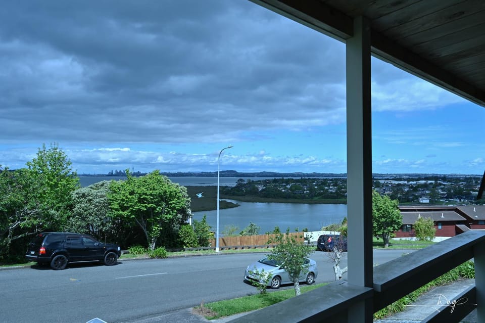Living room, City view, Sea view