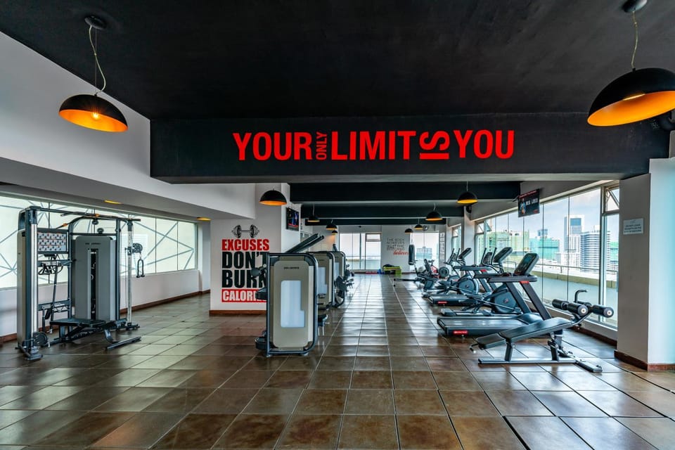 Fitness centre/facilities, City view