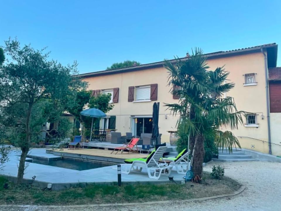 Property building, Swimming pool