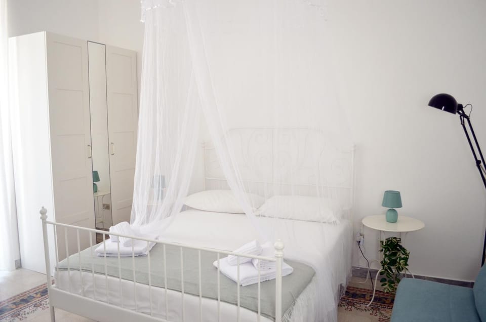 Bed, Photo of the whole room, Bedroom, towels, wardrobe, air conditioner