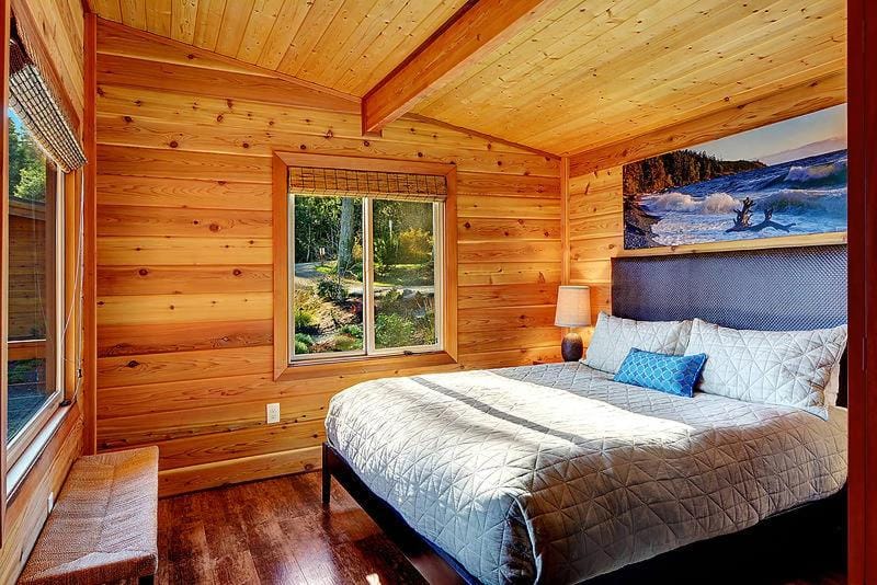 Snug Harbor Resort and Marina Chalet in San Juan Island