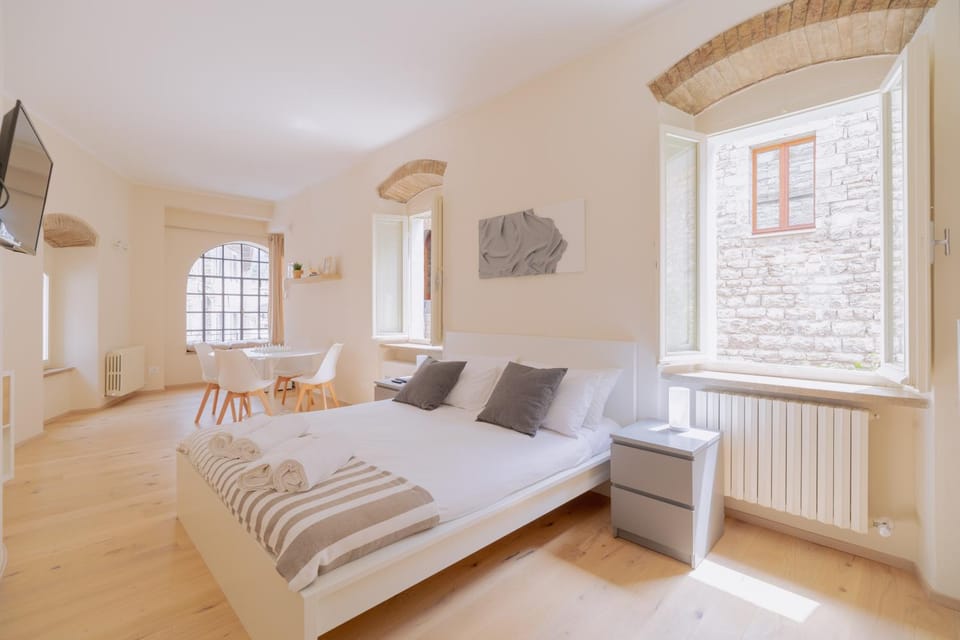 Bed, TV and multimedia