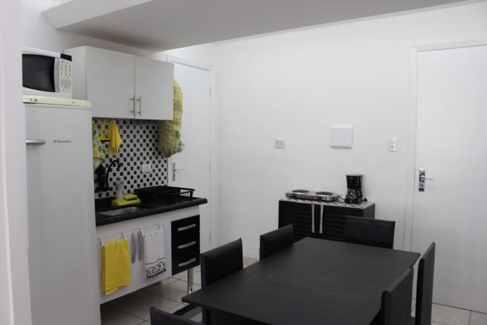 Kitchen or kitchenette, Dining area, pet friendly, stove